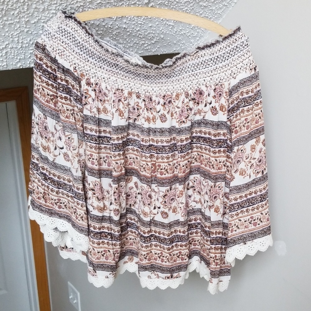 EN CRÈME off shoulder floral lace bell sleeve